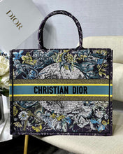 Load image into Gallery viewer, D i o r book 41cm