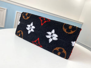 L v teddy tote 41.0 x 34.0 x 19.0 cm
