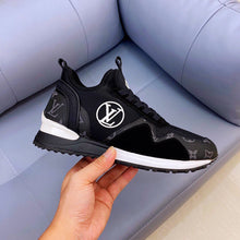 Load image into Gallery viewer, L v sneakers 21