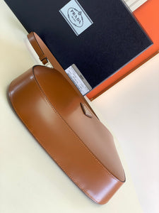 P r a d a brown Cleo 27cm