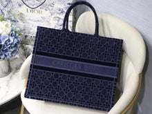Load image into Gallery viewer, Dior book navy 41 cm