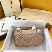 Load image into Gallery viewer, Gucci cream 22cm