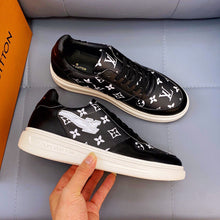 Load image into Gallery viewer, L v sneakers 21