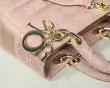 Load image into Gallery viewer, D lady pink