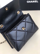 Load image into Gallery viewer, Chanel gold