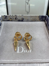 Load image into Gallery viewer, D i o r earrings