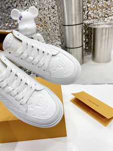 L v sneakers white