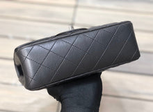 Load image into Gallery viewer, Chanel 20 cm