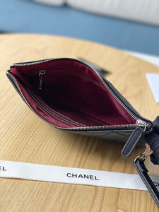 C h a n e l wallet clutch