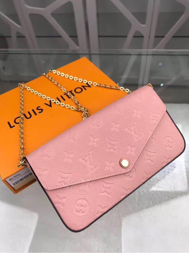 Lv pochette pink