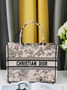 D I o r book 36.5cm