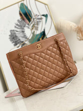 Load image into Gallery viewer, Chanel 35x27x11cm