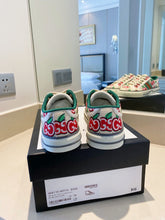Load image into Gallery viewer, G u c c I tennis sneakers