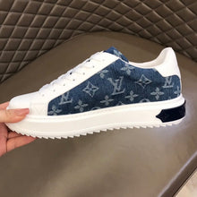 Load image into Gallery viewer, L v sneakers 22
