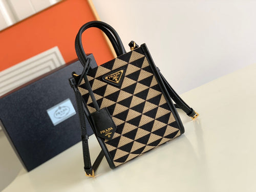 P r a d a saffiano 19cm