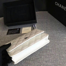 Load image into Gallery viewer, Chanel 19x12 cm