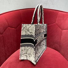 Load image into Gallery viewer, D i o r book 36cm