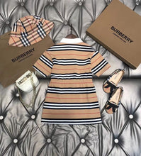 Load image into Gallery viewer, B u r b e r r y dress