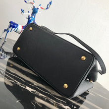 Load image into Gallery viewer, Saffiano black