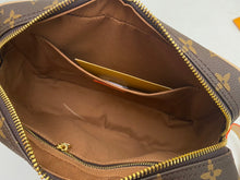 Load image into Gallery viewer, L v pouch 27*17*7