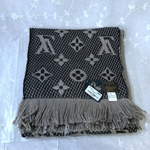 Load image into Gallery viewer, Lv gray scarf