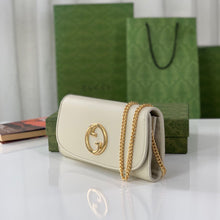 Load image into Gallery viewer, G u c c i crossbody