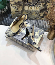 Load image into Gallery viewer, Dior