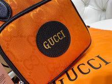 Load image into Gallery viewer, G u c c i backpack 16*22*8.5cm