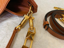Load image into Gallery viewer, V a l e n t I n o brown