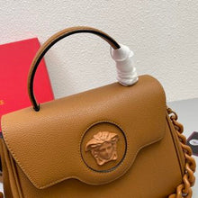 Load image into Gallery viewer, V e r s a c e brown 26-12-20CM 。