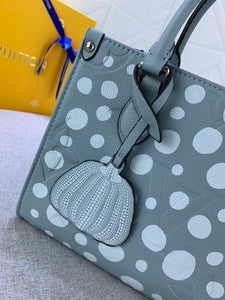 L v dots 25x 11.0 x 19.0