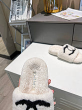 Load image into Gallery viewer, C h a n e l slippers w
