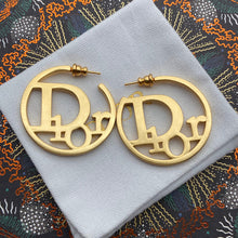 Load image into Gallery viewer, D i o r earrings