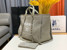 Load image into Gallery viewer, C h a n e l tote 33X14.5X24CM。