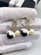 Load image into Gallery viewer, C h a n e l earrings