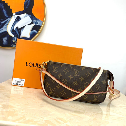 Lv new pouch