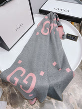 Load image into Gallery viewer, G u c c i scarf