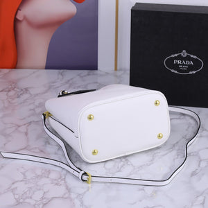 P r a d a white 23cm