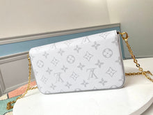 Load image into Gallery viewer, Lv pochette white