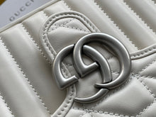 Load image into Gallery viewer, G u c c i marmont 21/15.5/8cm