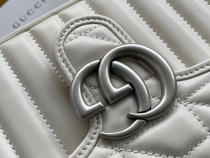 G u c c i marmont 21/15.5/8cm
