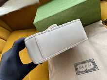 Load image into Gallery viewer, G u c c i marmont 21/15.5/8cm