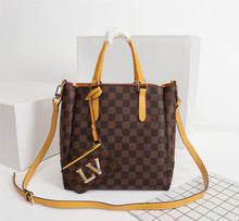Load image into Gallery viewer, Lv carry It