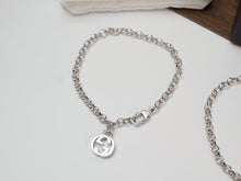 Load image into Gallery viewer, G u c c I bracelet