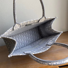 Load image into Gallery viewer, D i o r book 36cm