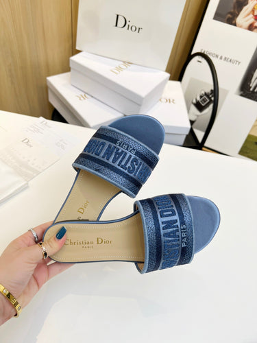D I o r slides