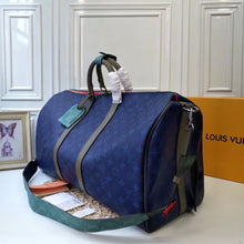 Load image into Gallery viewer, Lv duffel