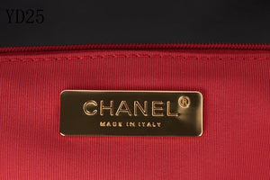 C h a n e l black/silver