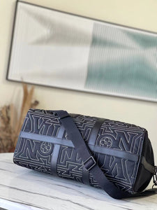 L v duffle