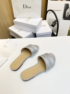 D I o r slides